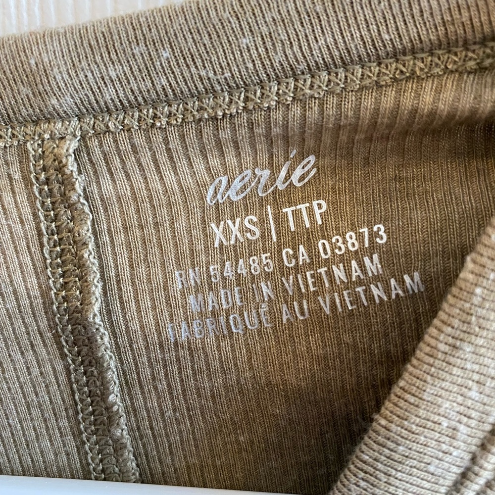 American Eagle Aerie snap Henley. Size XXS. NWOT.